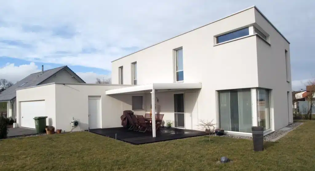 modern flat roof house in a nice neighborhood
