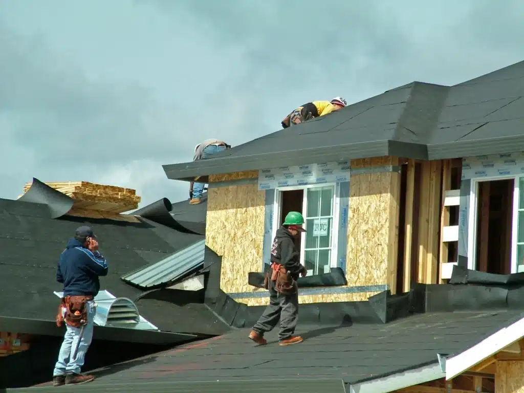 installing roofing felt