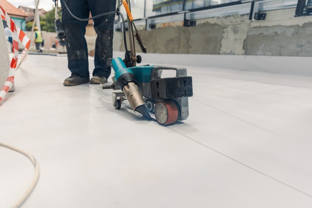 professional install white tpo roof